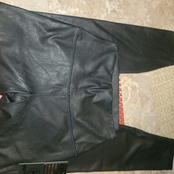 Wet look leggings - Picture 3 of 5